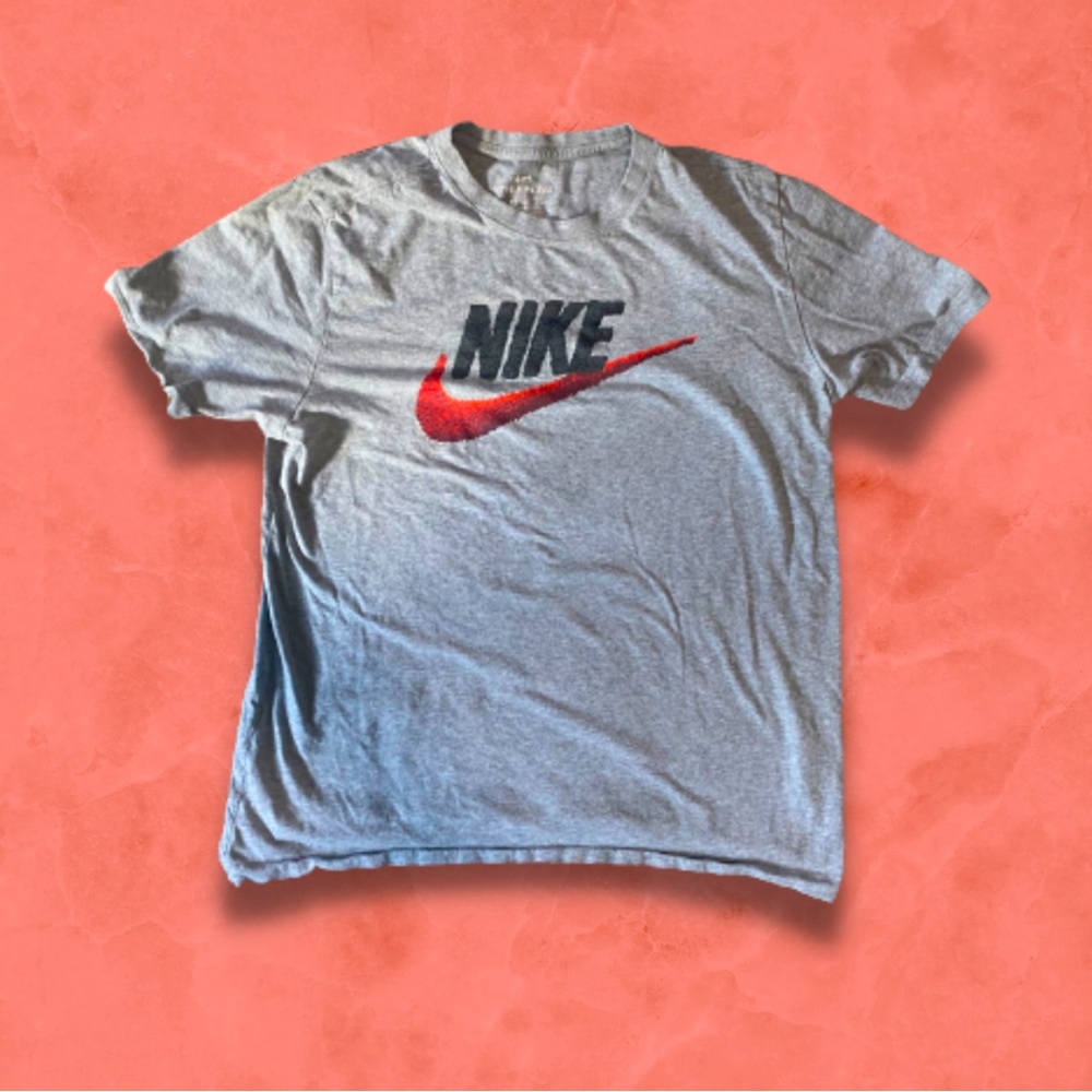 Nike Men’s M Red Swoosh Grey Tee